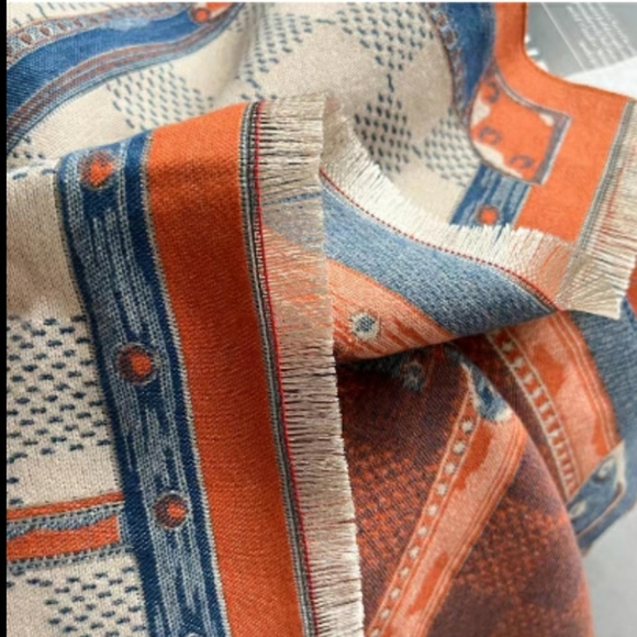 Gorgeous Cashmere Shawl /Scarf - Picture 4 of 5